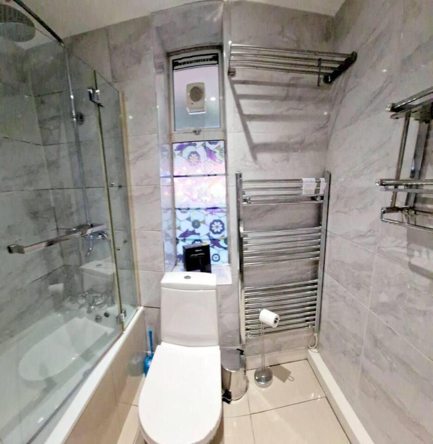 ロンドン Modern 3-Bed House In Surrey Quaysヴィラ エクステリア 写真