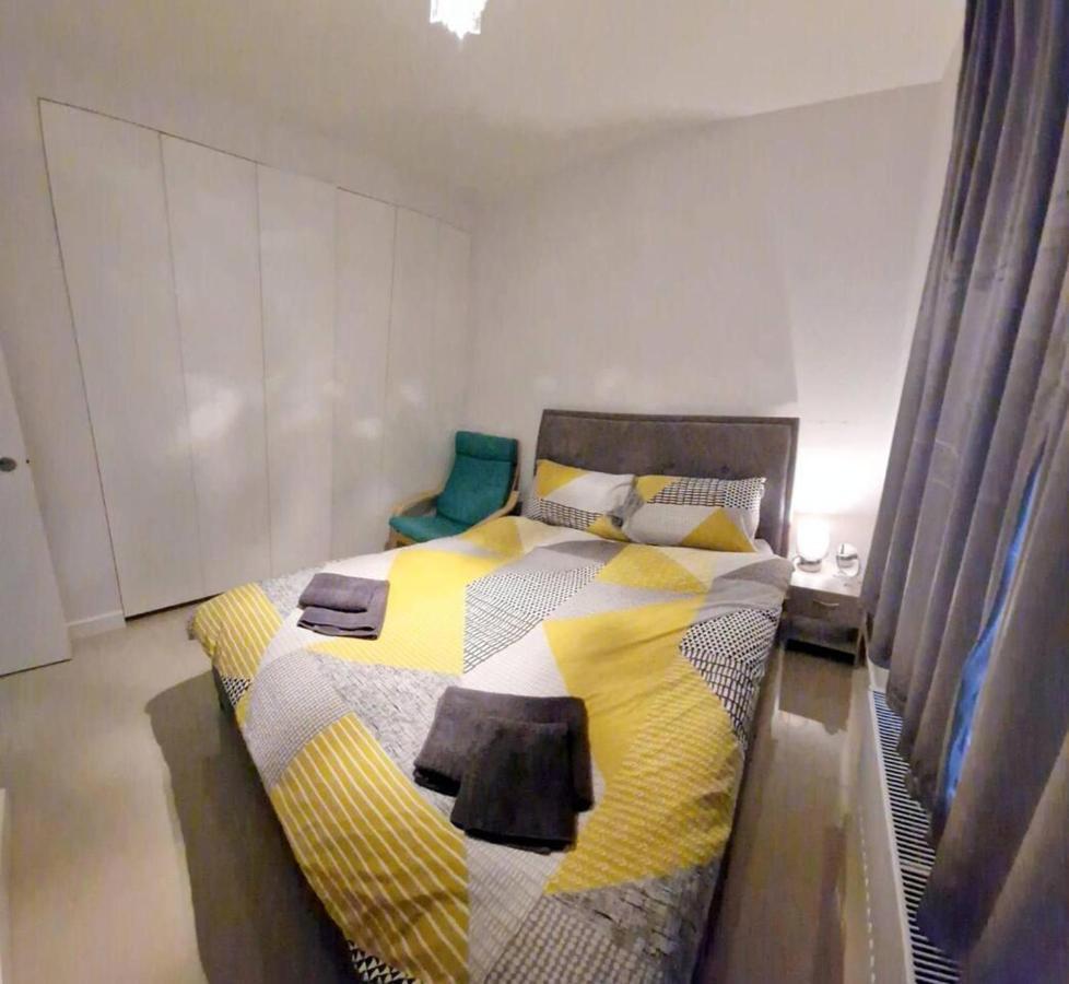 ロンドン Modern 3-Bed House In Surrey Quaysヴィラ エクステリア 写真