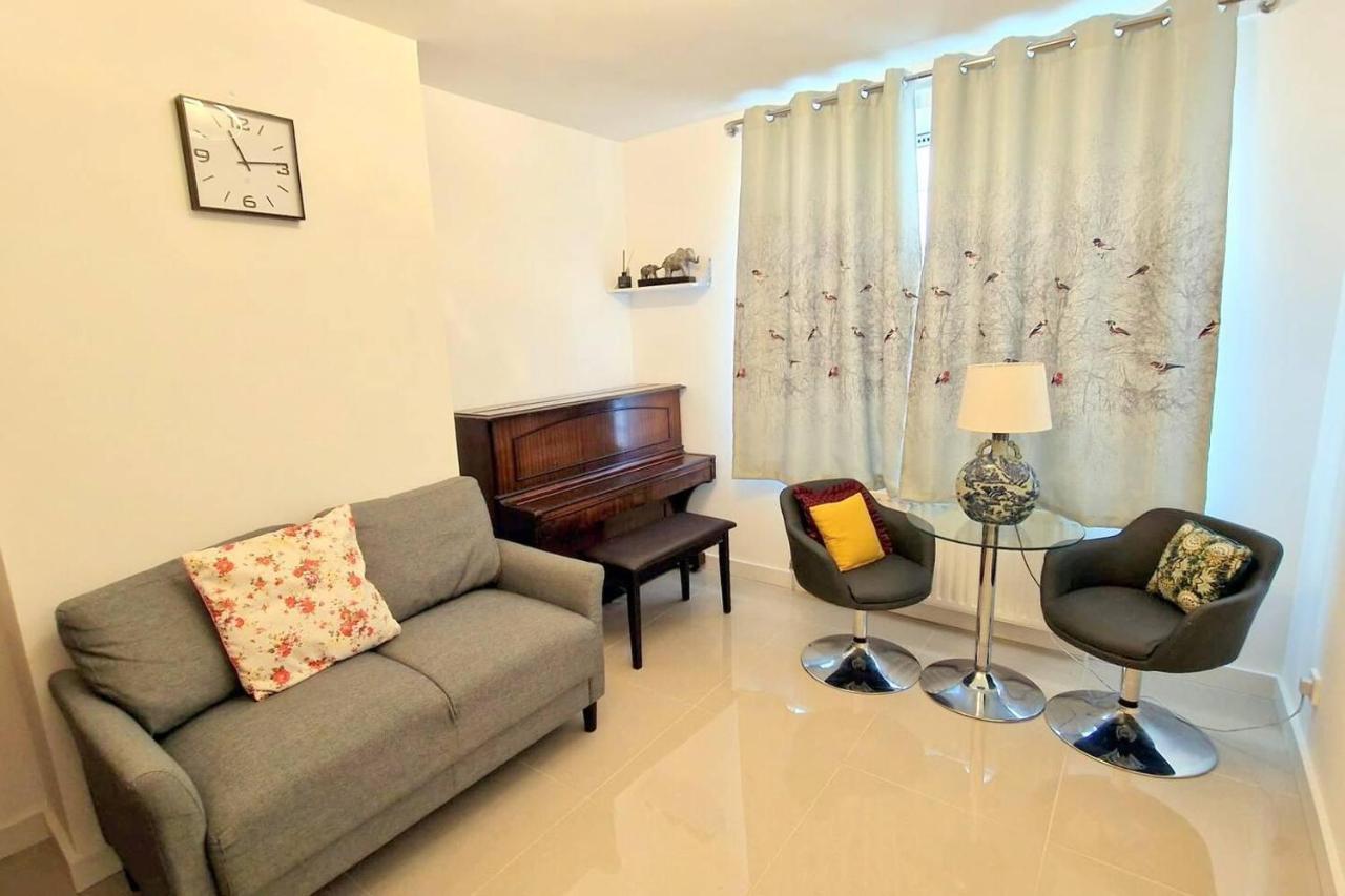 ロンドン Modern 3-Bed House In Surrey Quaysヴィラ エクステリア 写真