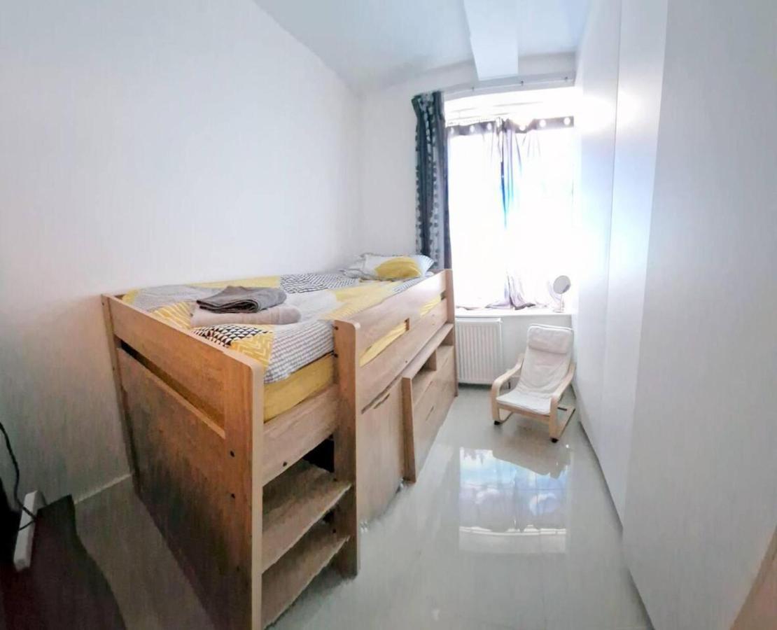 ロンドン Modern 3-Bed House In Surrey Quaysヴィラ エクステリア 写真